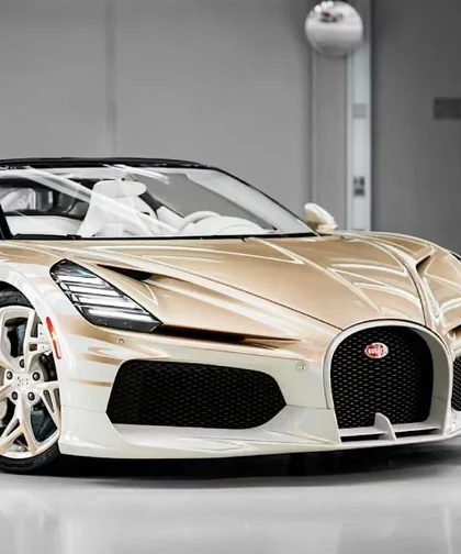 Bugatti conversível em branco e dourado, recém-saído da fábrica